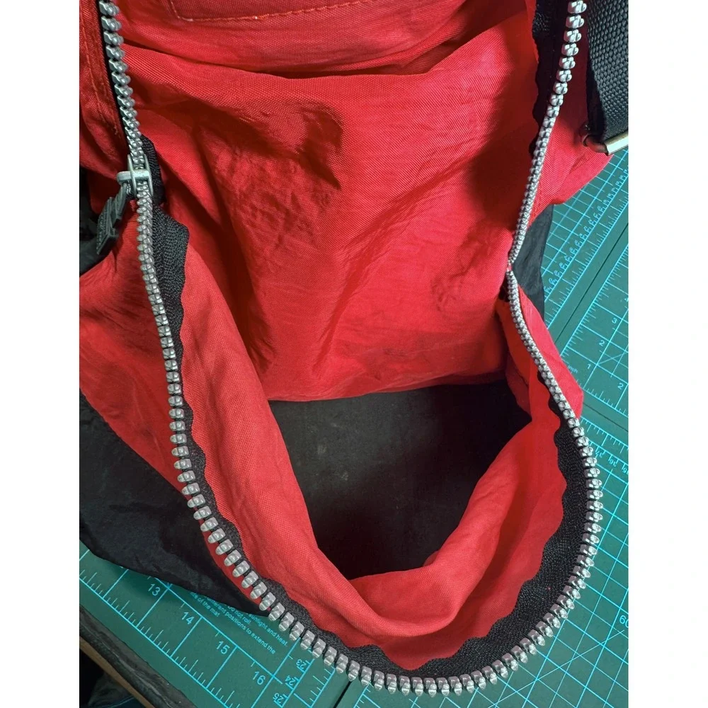 Vintage Marlboro Unlimited Duffel Bag Red Black Travel Gym Gear 90s Retro